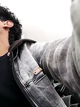 alexander32r online show from September 15, 2025, 6:08 pm