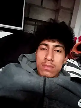 alexander32r online show from April 5, 2026, 8:39 pm