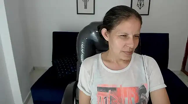 Snapshot of Milf_karlye chatting on December 10, 2024, 11:51 pm Milf karlye online show from December 10, 2024, 11:51 pm