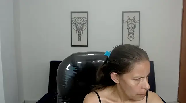 Snapshot of Milf_karlye chatting on December 15, 2024, 3:02 am Milf karlye online show from December 15, 2024, 3:02 am