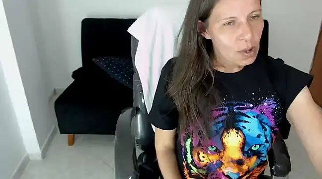 Snapshot of Milf_karlye chatting on December 22, 2024, 7:33 am Milf karlye online show from December 22, 2024, 7:33 am