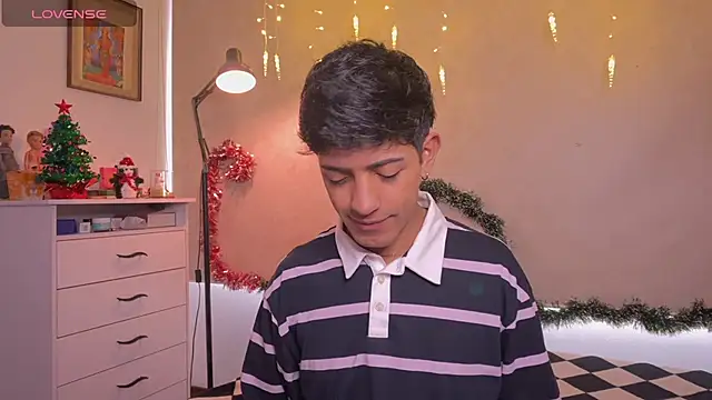 teobowny  online show from December 20, 2025, 1:07 pm