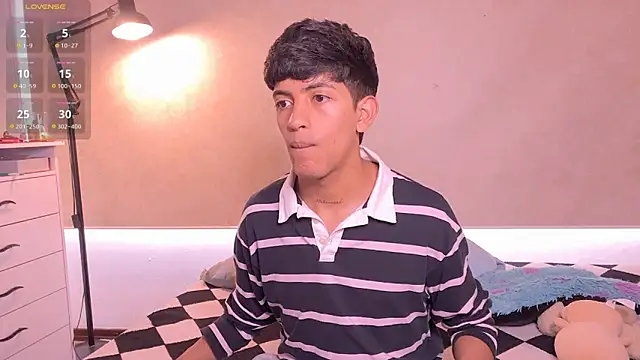 Snapshot of teobowny_ chatting on February 17, 2026, 6:47 pm teobowny online show from February 17, 2026, 6:47 pm