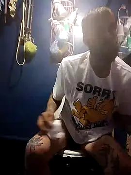 Snapshot of Whipit323 chatting on December 26, 2024, 8:39 am Whipit323 online show from December 26, 2024, 8:39 am