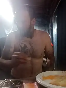 Whipit323 online show from April 3, 2026, 9:35 pm