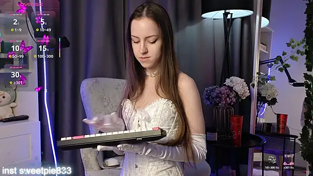 Anal Girl  online show from April 8, 2026, 4:29 pm