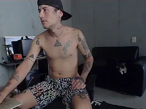 patrik tattoo  online show from April 1, 2026, 5:43 pm