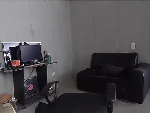 patrik tattoo  online show from April 4, 2026, 3:42 pm