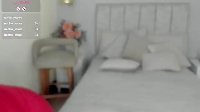 tutu milf online show from April 10, 2026, 7:18 pm