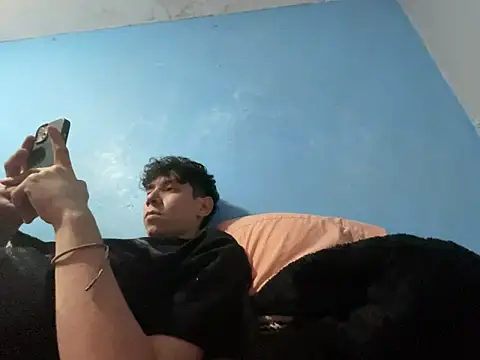 Snapshot of Omaaaaaaa00001 chatting on February 12, 2025, 7:24 pm Omaaaaaaa00001 online show from February 12, 2025, 7:24 pm