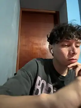 Snapshot of Omaaaaaaa00001 chatting on November 19, 2025, 7:47 pm Omaaaaaaa00001 online show from November 19, 2025, 7:47 pm