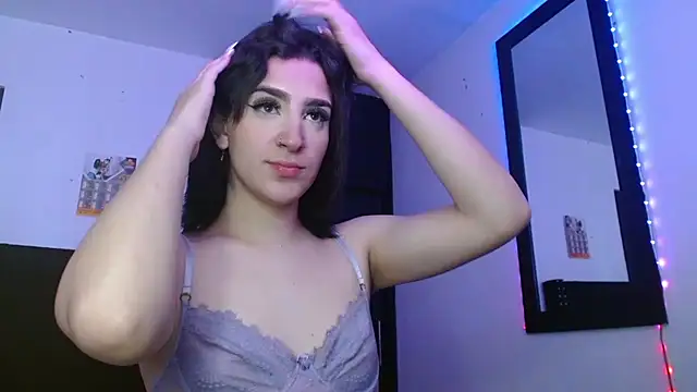 Snapshot of Triana_Damelio chatting on November 13, 2025, 5:45 pm Triana Damelio online show from November 13, 2025, 5:45 pm