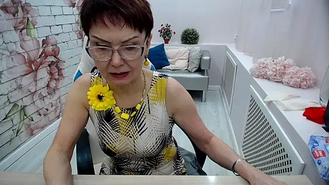 Snapshot of Cutie_Asya chatting on March 11, 2025, 7:48 am Cutie Asya online show from March 11, 2025, 7:48 am