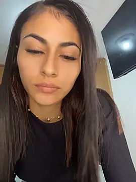 Snapshot of emilie_xx_ chatting on May 22, 2026, 8:14 pm emilie xx online show from May 22, 2026, 8:14 pm