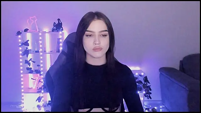 Snapshot of Melanie_N chatting on December 11, 2024, 2:22 pm Melanie N online show from December 11, 2024, 2:22 pm