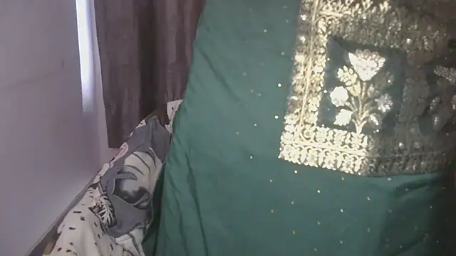 cutie-taara online show from June 22, 2026, 3:47 am