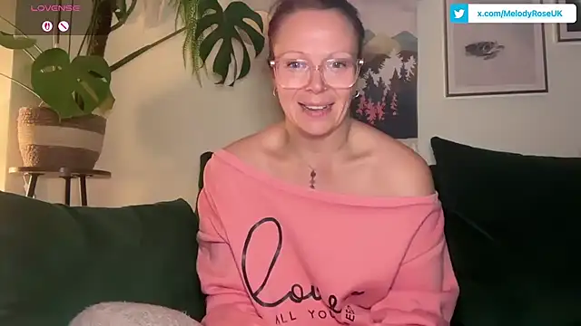 Snapshot of MelodyRoseUk chatting on February 13, 2026, 11:34 pm MelodyRoseUk online show from February 13, 2026, 11:34 pm