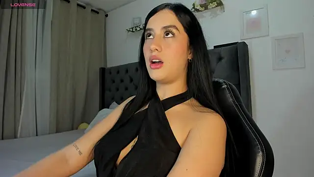 Amiirra  online show from April 30, 2026, 11:20 pm