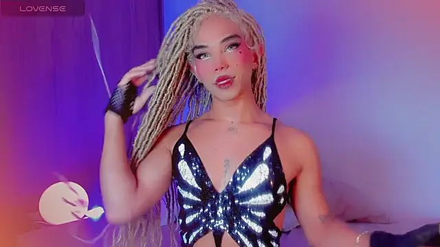 DanniLee  online show from March 28, 2026, 7:02 pm