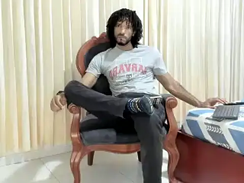 Snapshot of KarlMarley1 chatting on February 6, 2025, 2:11 am KarlMarley1 online show from February 6, 2025, 2:11 am