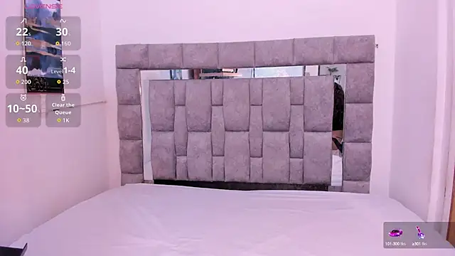 Snapshot of zulyjones chatting on October 1, 2025, 12:11 pm zulyjones online show from October 1, 2025, 12:11 pm