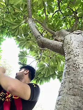 Snapshot of Gaonkadesilonda chatting on October 12, 2025, 6:45 am Gaonkadesilonda online show from October 12, 2025, 6:45 am