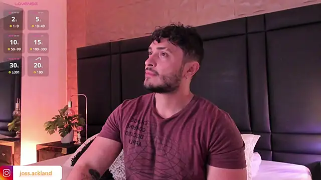 Snapshot of JossAckland chatting on November 2, 2025, 7:38 pm JossAckland online show from November 2, 2025, 7:38 pm