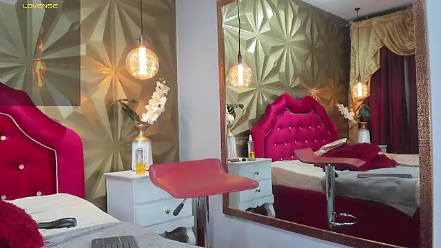 Snapshot of SusanSlim chatting on March 15, 2025, 11:28 pm SusanSlim online show from March 15, 2025, 11:28 pm