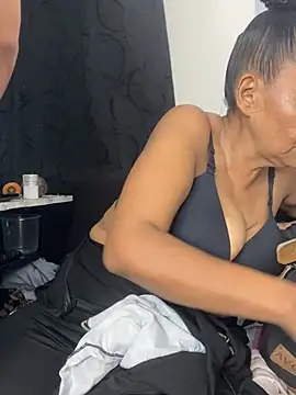 chiquimaturesexy online show from April 11, 2026, 8:13 pm