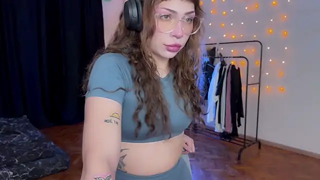 PaulaPratt online show from December 8, 2024, 3:02 pm