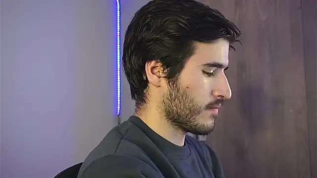 Snapshot of Tony_Wylie chatting on December 14, 2024, 3:51 am Tony Wylie online show from December 14, 2024, 3:51 am