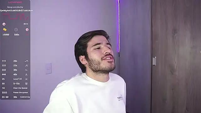 Snapshot of Tony_Wylie chatting on December 18, 2024, 5:26 am Tony Wylie online show from December 18, 2024, 5:26 am