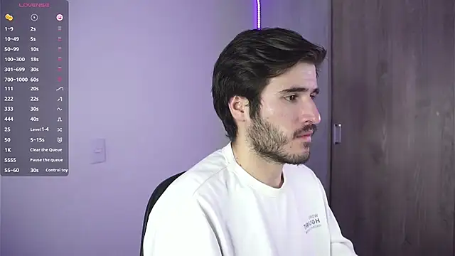 Snapshot of Tony_Wylie chatting on December 18, 2024, 8:31 am Tony Wylie online show from December 18, 2024, 8:31 am