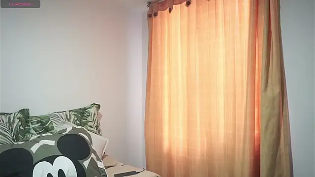 Snapshot of Tony_Wylie chatting on January 3, 2025, 1:03 pm Tony Wylie online show from January 3, 2025, 1:03 pm