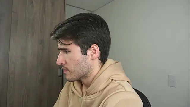 Snapshot of Tony_Wylie chatting on February 3, 2025, 10:21 pm Tony Wylie online show from February 3, 2025, 10:21 pm