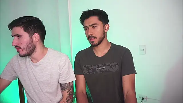 Snapshot of Tony_Wylie chatting on September 25, 2025, 8:34 pm Tony Wylie online show from September 25, 2025, 8:34 pm