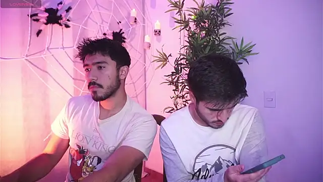 Snapshot of Tony_Wylie chatting on October 11, 2025, 8:51 pm Tony Wylie online show from October 11, 2025, 8:51 pm