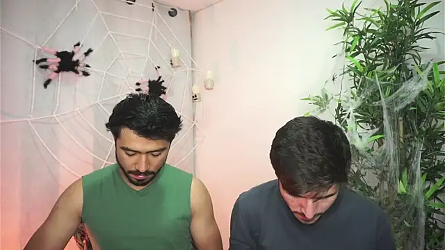 Snapshot of Tony_Wylie chatting on October 16, 2025, 10:33 pm Tony Wylie online show from October 16, 2025, 10:33 pm