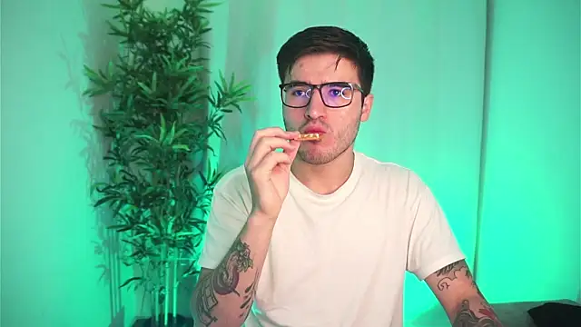 Tony Wylie online show from November 15, 2025, 10:12 am