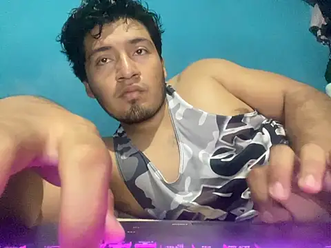 YoElMasHot online show from April 23, 2026, 9:06 pm