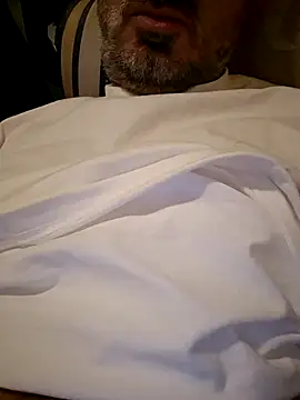 1talianBeutifulCock online show from October 26, 2025, 5:52 pm