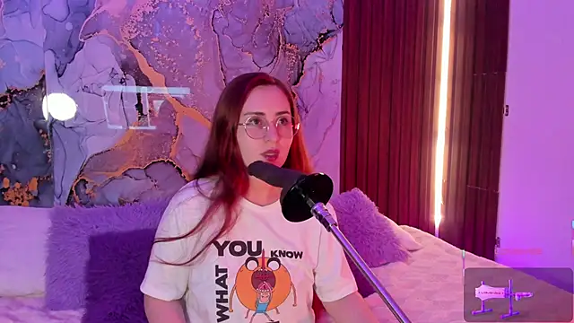 centaurigirl online show from January 8, 2026, 4:04 am