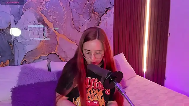 centaurigirl online show from January 14, 2026, 3:34 am