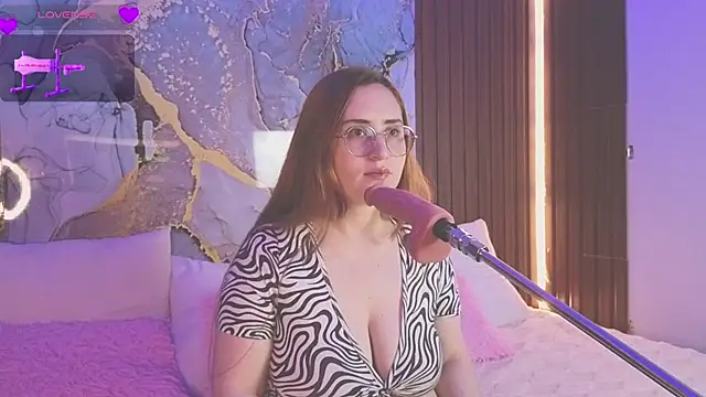 centaurigirl online show from June 27, 2026, 2:05 am