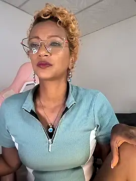 Amaliu  online show from October 2, 2025, 6:48 pm