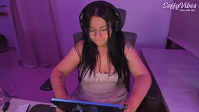 Snapshot of soffyvibes- chatting on January 18, 2025, 6:34 am soffyvibes- online show from January 18, 2025, 6:34 am