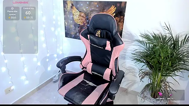 Snapshot of vioolettss chatting on February 7, 2025, 12:42 am vioolettss online show from February 7, 2025, 12:42 am