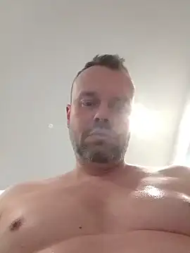 mikaaaaase online show from November 1, 2025, 7:21 am