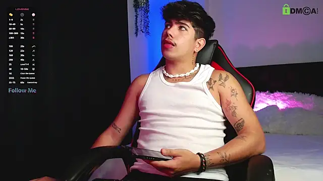 Snapshot of LyleBennett_ chatting on September 19, 2025, 12:17 pm LyleBennett online show from September 19, 2025, 12:17 pm