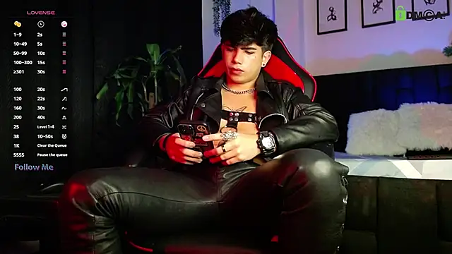 LyleBennett  online show from February 3, 2026, 11:04 am